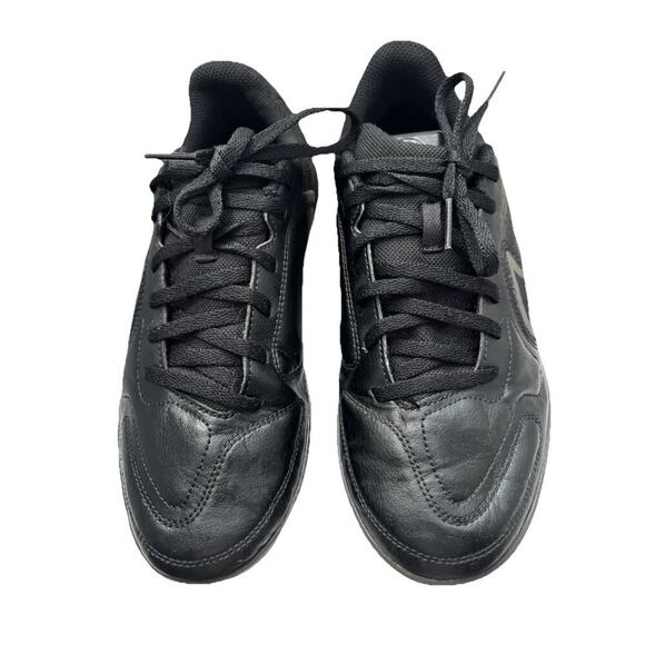 Nike Tiempo Legend 9 Club IC Indoor Court Soccer Shoe DA1189-004 Size 5.5 youth - Picture 1 of 8